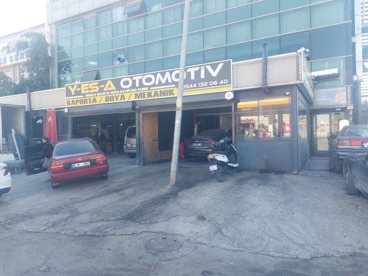 Yesa Otomotiv Şaşmaz servisinin dış cephesi